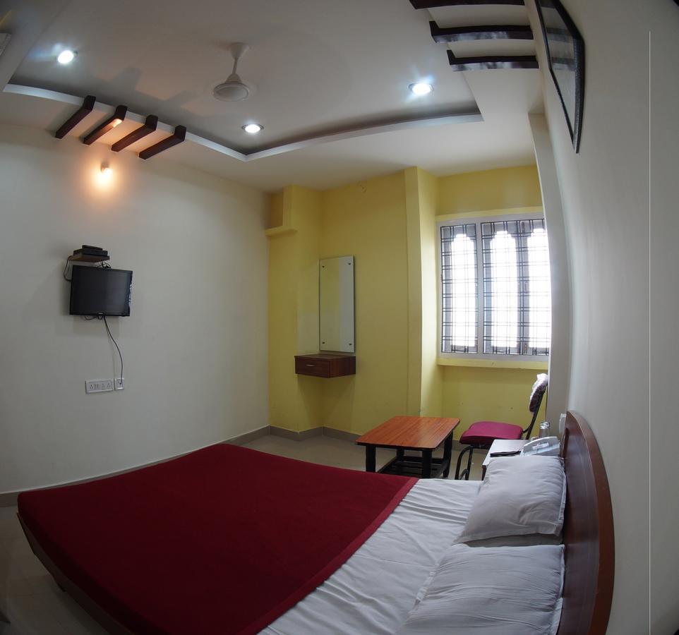 Oyo Flagship 74392 Hotel Mahesh Residency Hyderabad Exterior photo