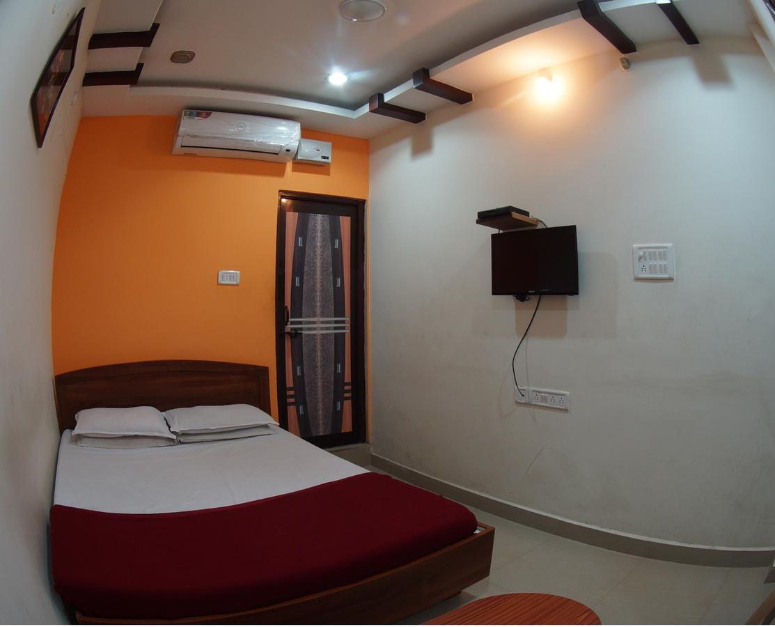 Oyo Flagship 74392 Hotel Mahesh Residency Hyderabad Exterior photo